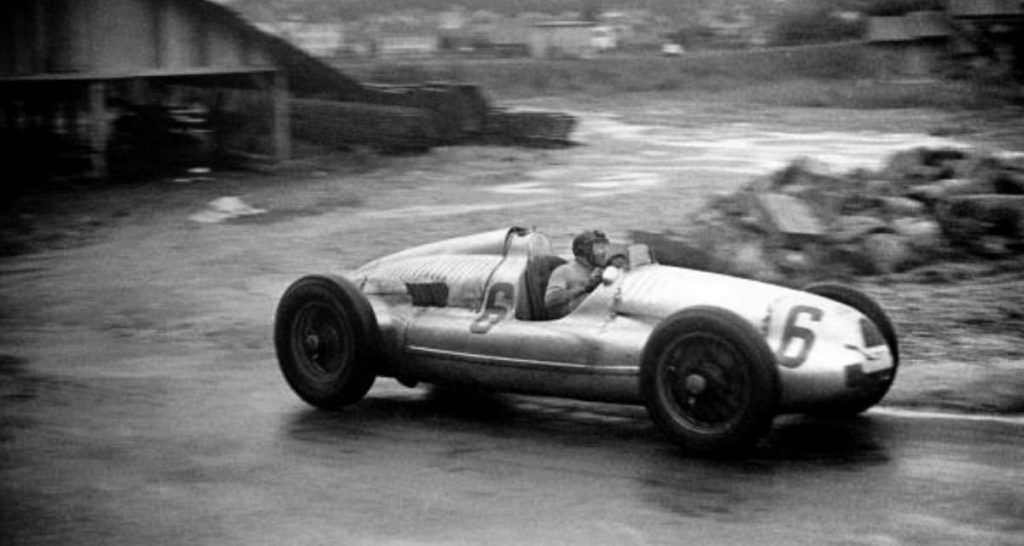 La Suisse va autoriser les courses sur circuit, après 66 ans d’interdiction !