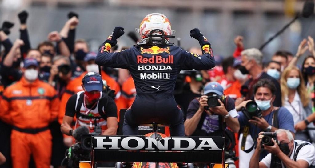 Max Verstappen prolonge chez Red Bull jusqu’en…2028 !