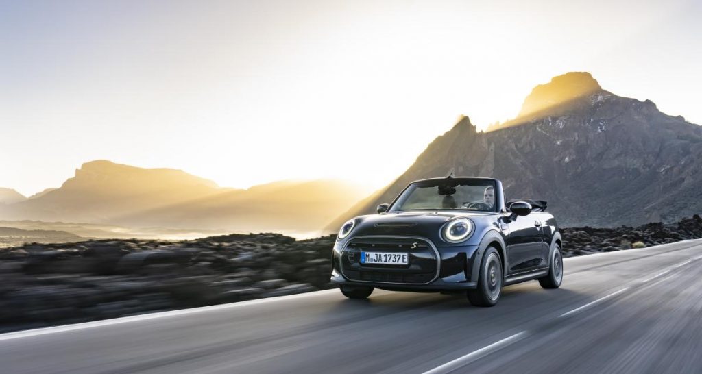 Mini Cooper SE Cabrio : une originalité à prix « shocking »