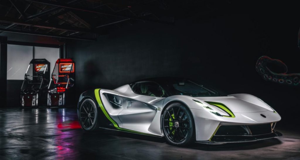 Pebble Beach 2023 : Jenson Button prend livraison d’une Lotus Evija « Brawn GP »
