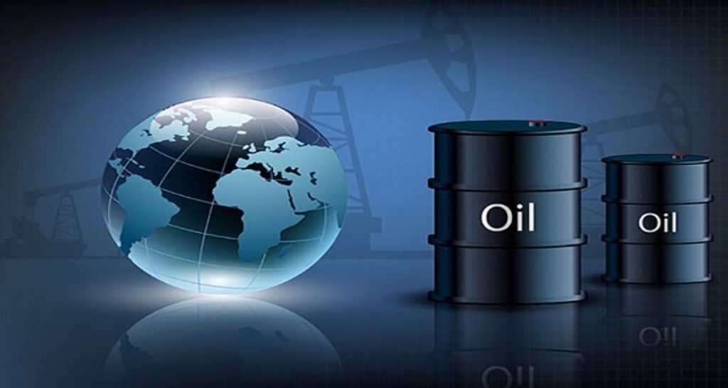 Pétrole : l’AIE prévoit un excédent majeur d’ici 2030