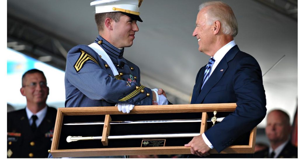 Seuil de 72 $ le baril de pétrole : coup d’épée dans l’eau de Biden ?