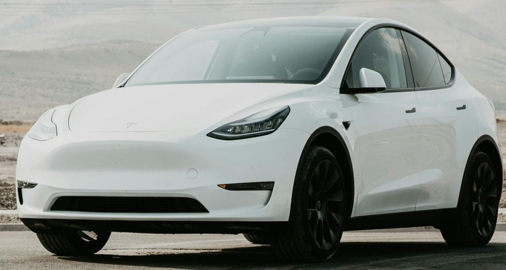 Tesla : Musk s’isole dans sa tour d’ivoire