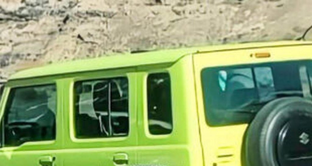 Un Suzuki Jimny 5 portes surpris en tournage