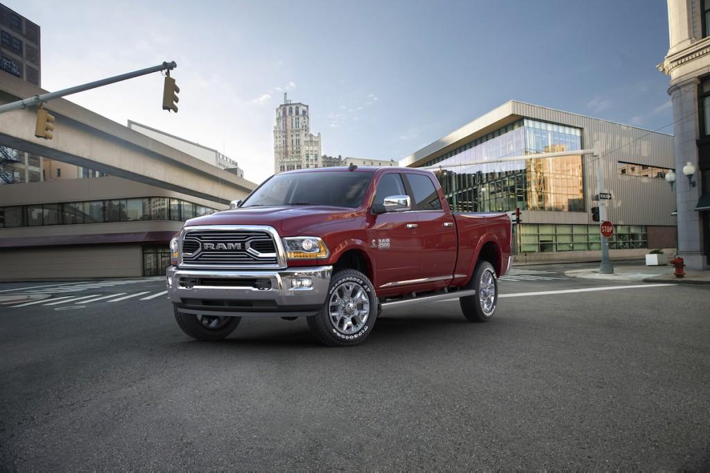 hd-chicago_2015_ram_laramie_limited_1-1