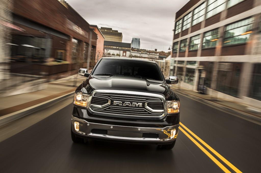hd-chicago_2015_ram_laramie_limited_1-13