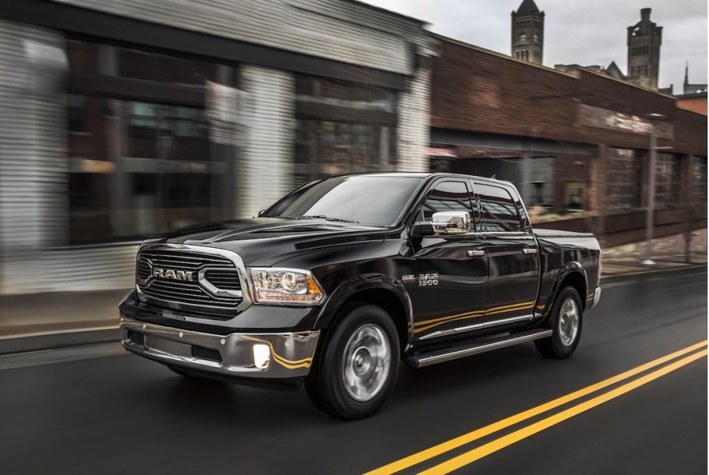 hd-chicago_2015_ram_laramie_limited_1-14