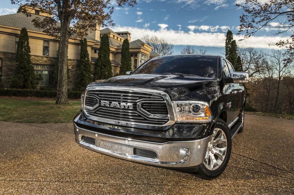 hd-chicago_2015_ram_laramie_limited_1-15