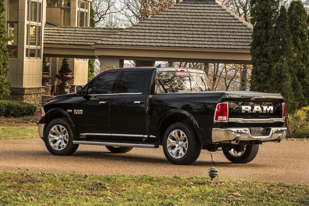 hd-chicago_2015_ram_laramie_limited_1-17
