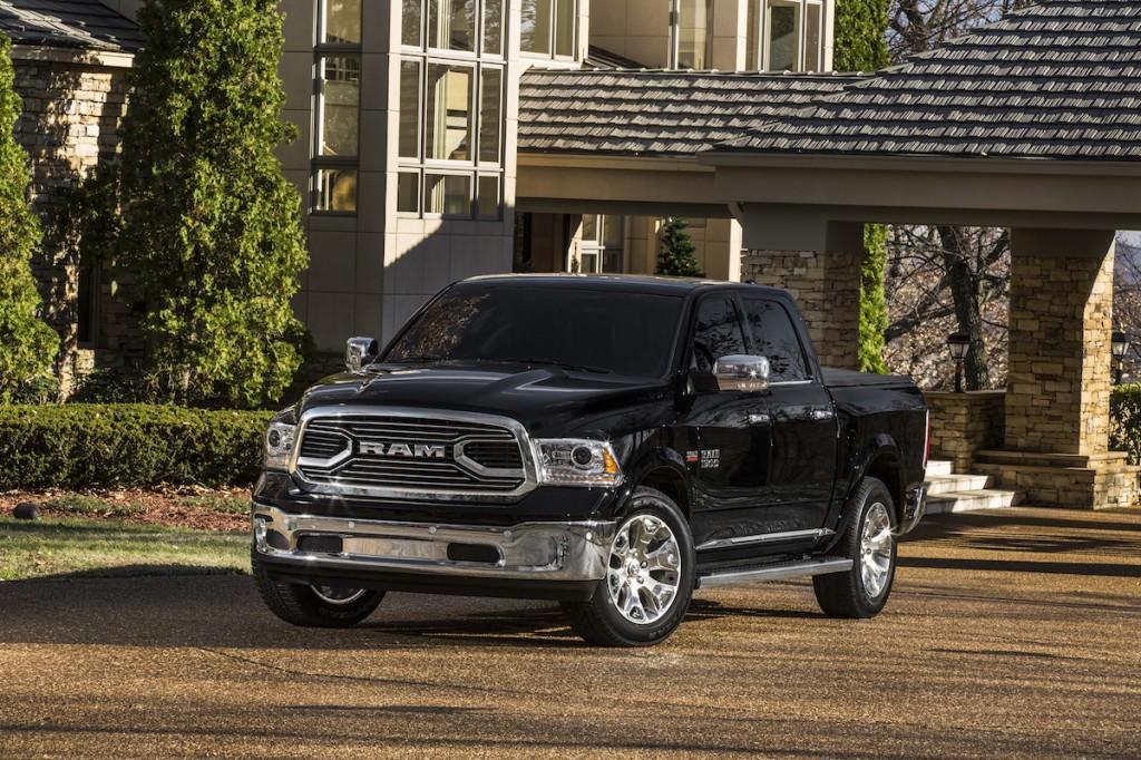 hd-chicago_2015_ram_laramie_limited_1-19