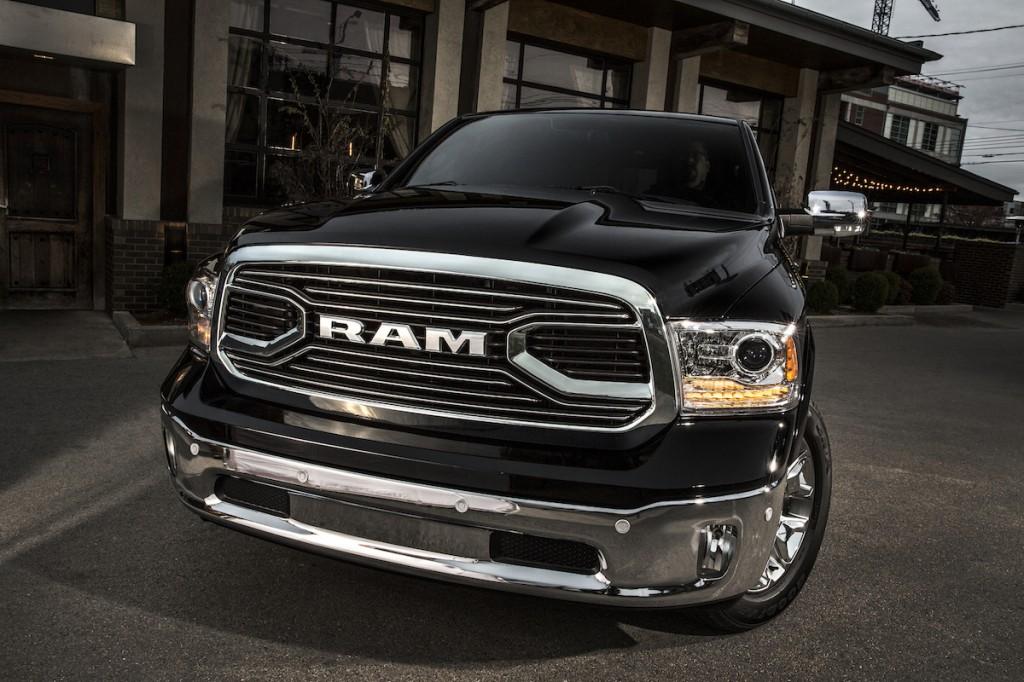 hd-chicago_2015_ram_laramie_limited_1-21