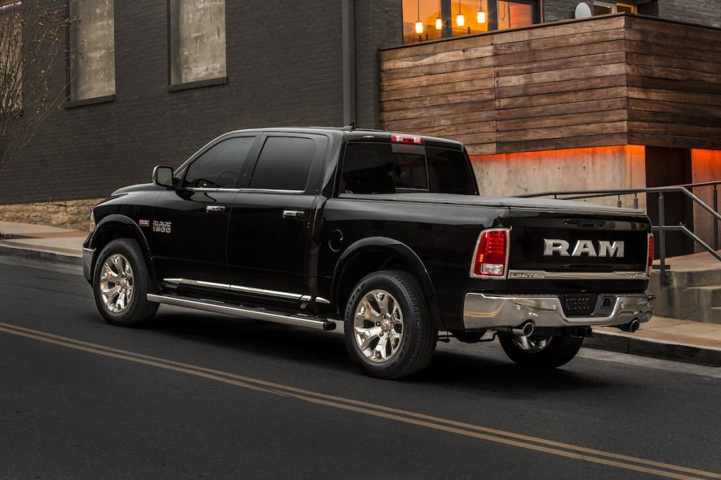 hd-chicago_2015_ram_laramie_limited_1-22