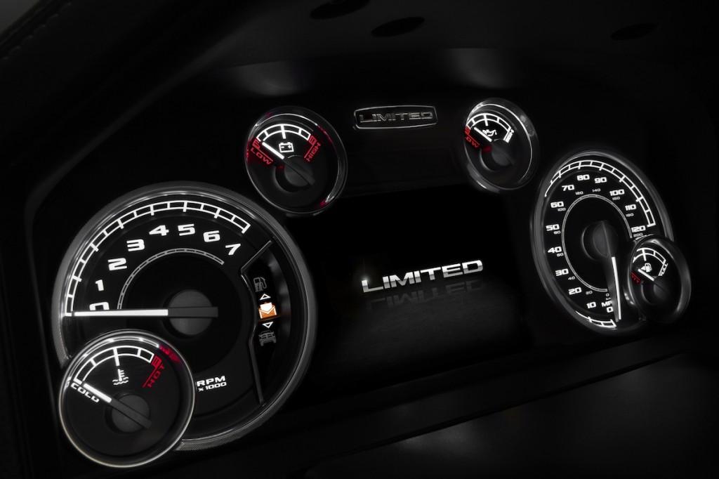 hd-chicago_2015_ram_laramie_limited_1-5