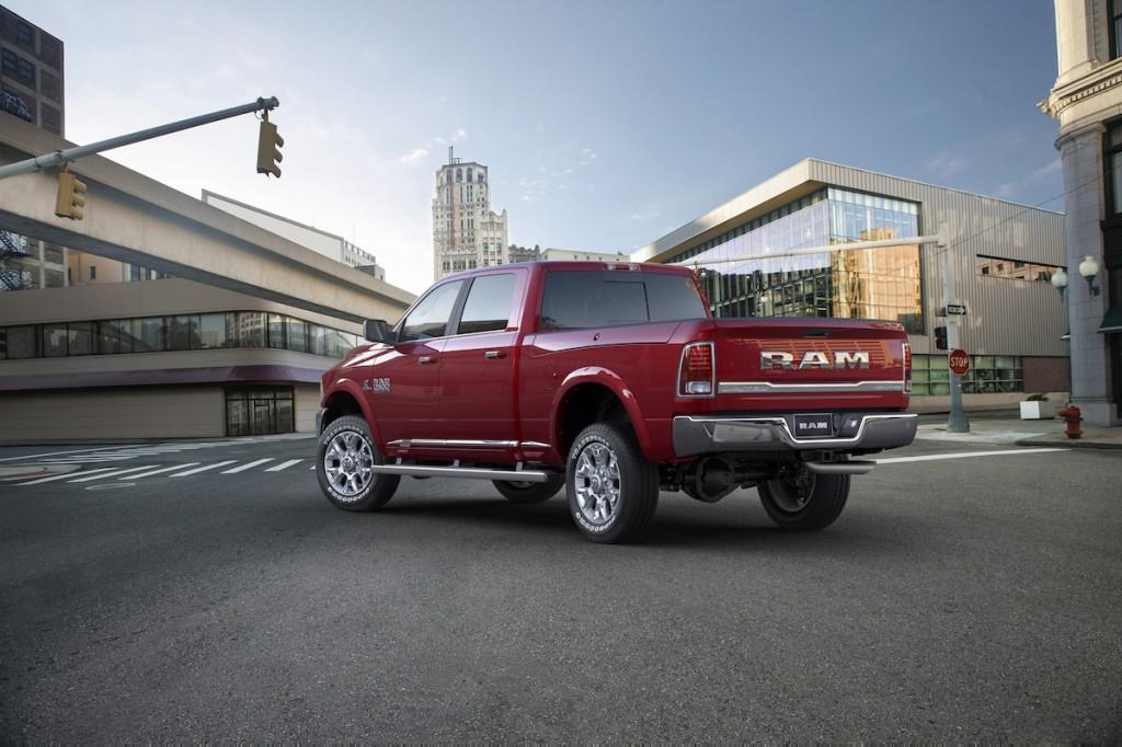hd-chicago_2015_ram_laramie_limited_1
