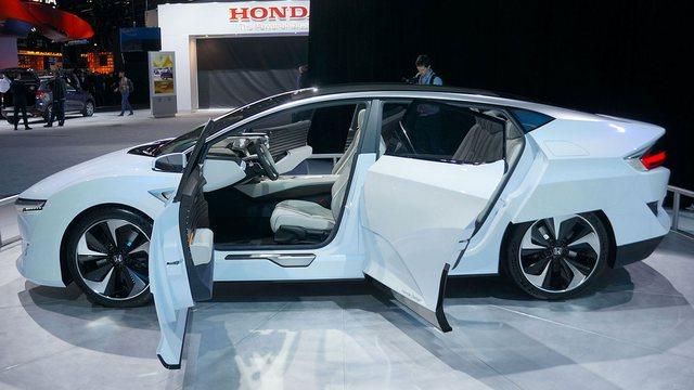 hd-dtroit_2015_live_honda_fcv_concept_1-5