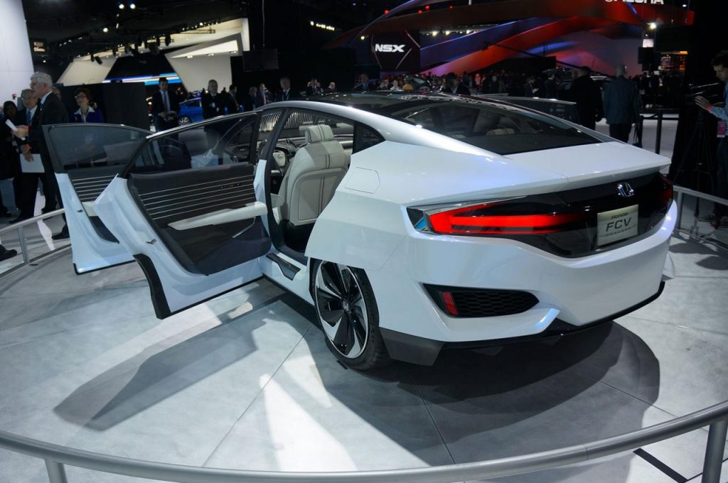 hd-dtroit_2015_live_honda_fcv_concept_1-7