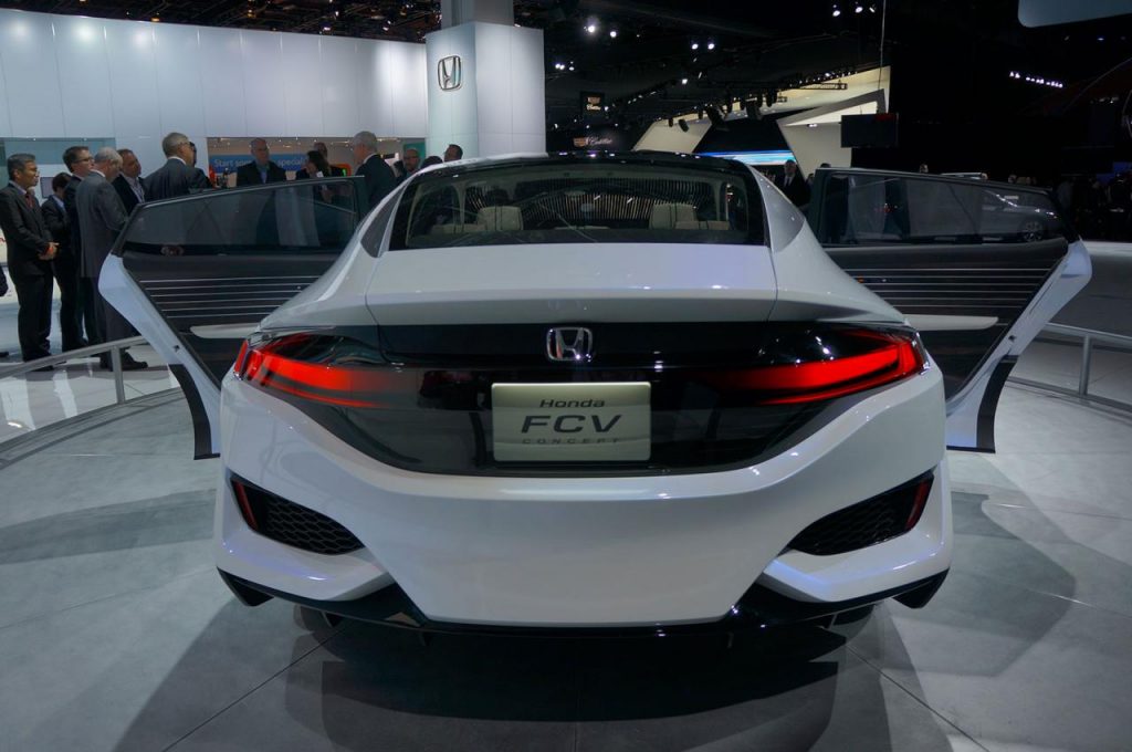 hd-dtroit_2015_live_honda_fcv_concept_1-8