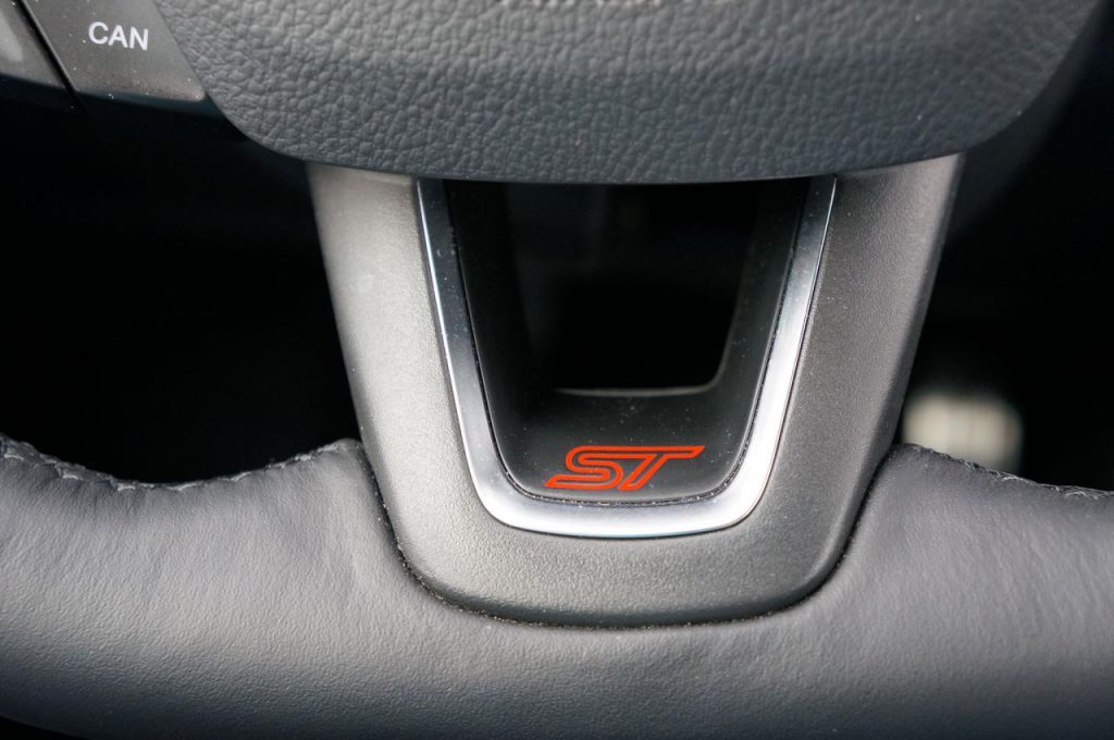 hd-essai_ford_focus_st_accomplie_1