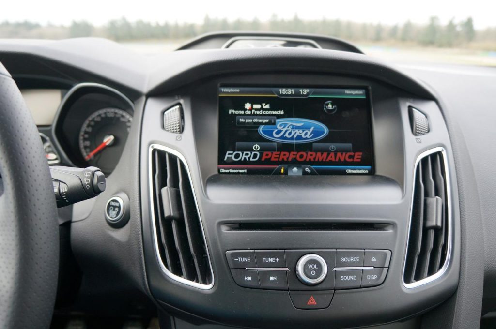 hd-essai_ford_focus_st_accomplie_1-2