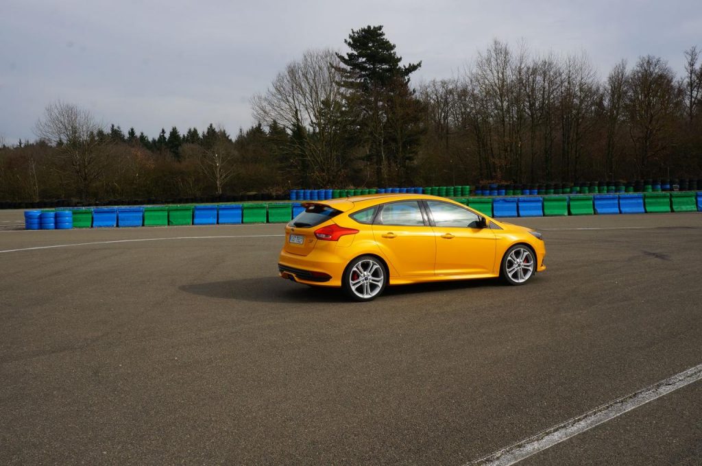 hd-essai_ford_focus_st_accomplie_1-26