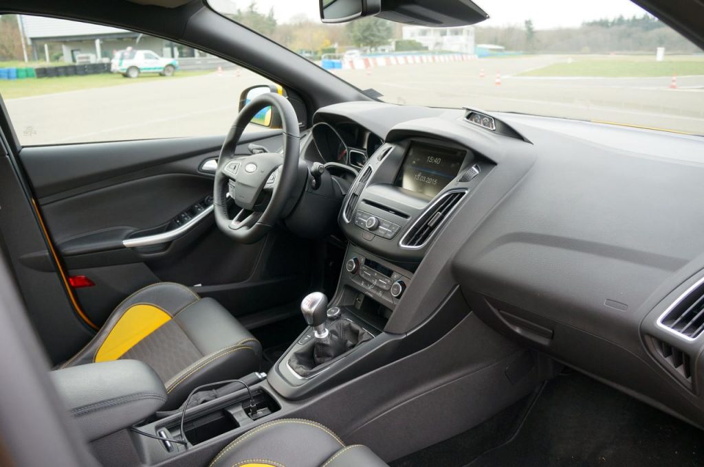 hd-essai_ford_focus_st_accomplie_1-5