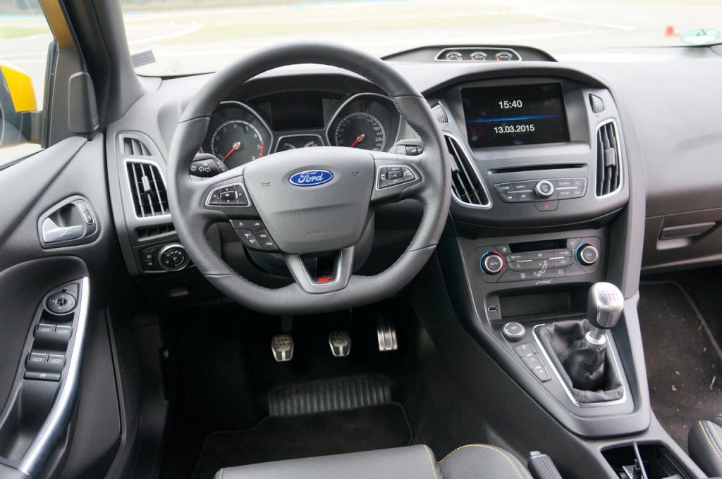 hd-essai_ford_focus_st_accomplie_1-6