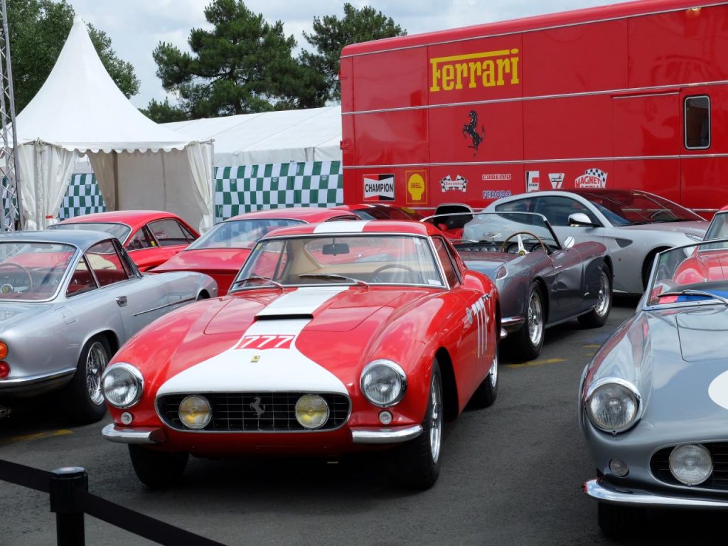 hd-ferrari_au_mans_classic_le_rouge_est_mis_1-15
