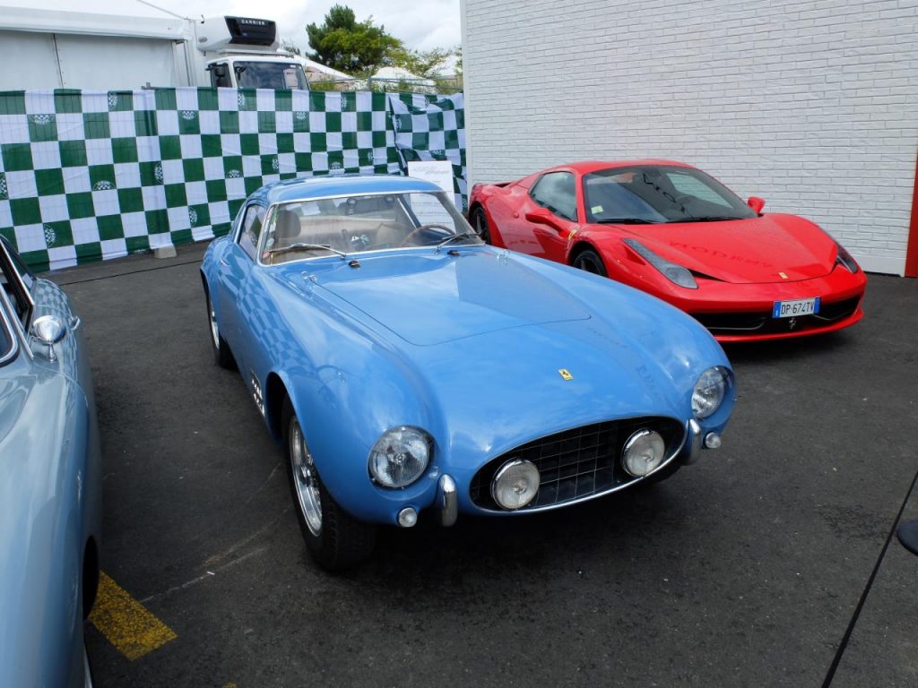 hd-ferrari_au_mans_classic_le_rouge_est_mis_1-19