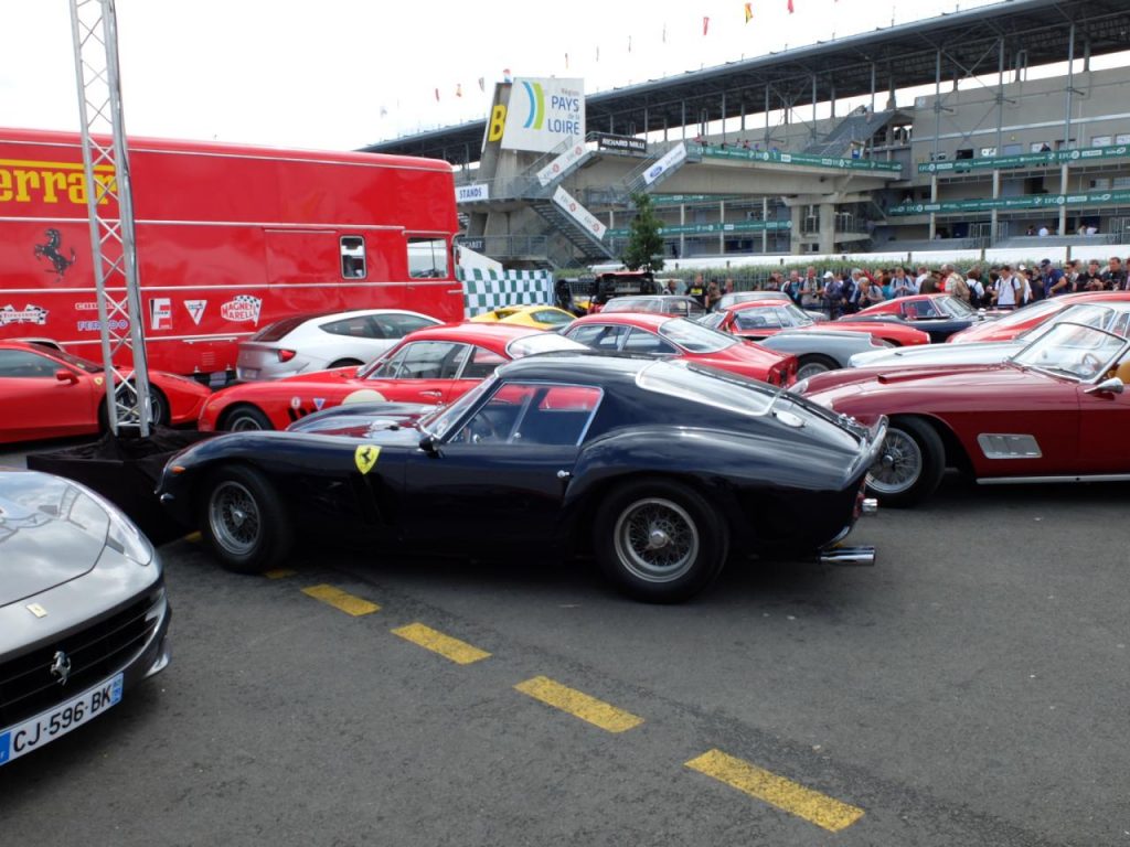 hd-ferrari_au_mans_classic_le_rouge_est_mis_1-21