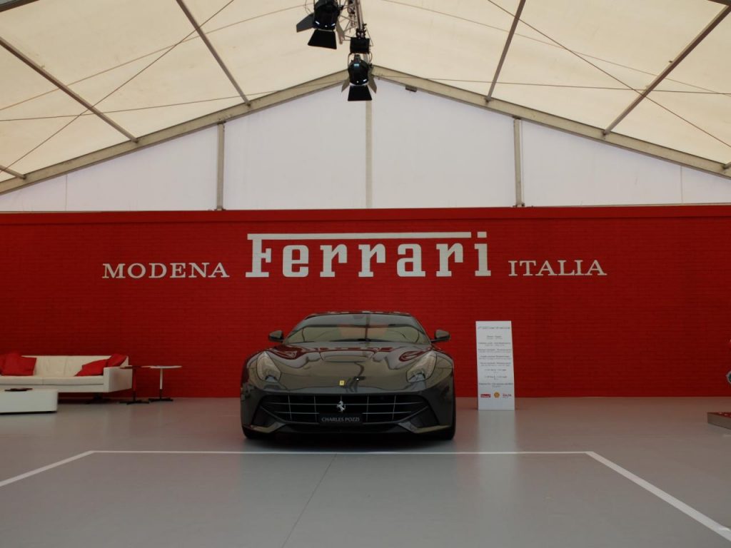 hd-ferrari_au_mans_classic_le_rouge_est_mis_1-29