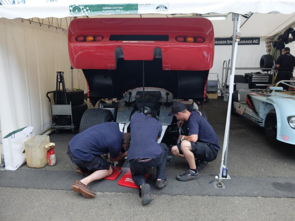 hd-ferrari_au_mans_classic_le_rouge_est_mis_1-3