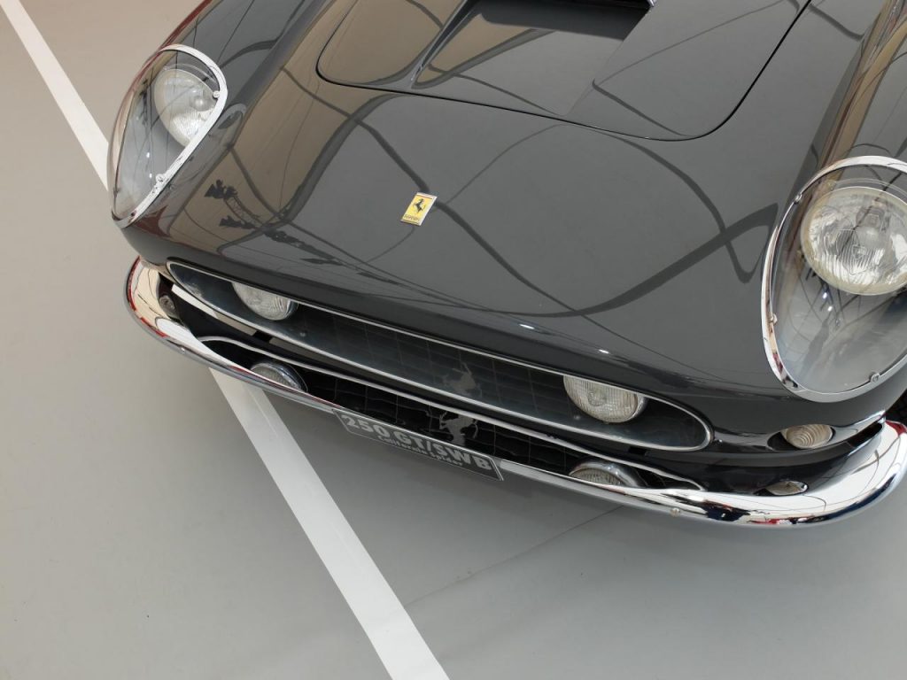 hd-ferrari_au_mans_classic_le_rouge_est_mis_1-30