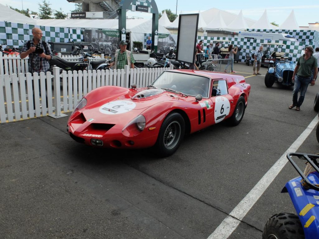 hd-ferrari_au_mans_classic_le_rouge_est_mis_1-4