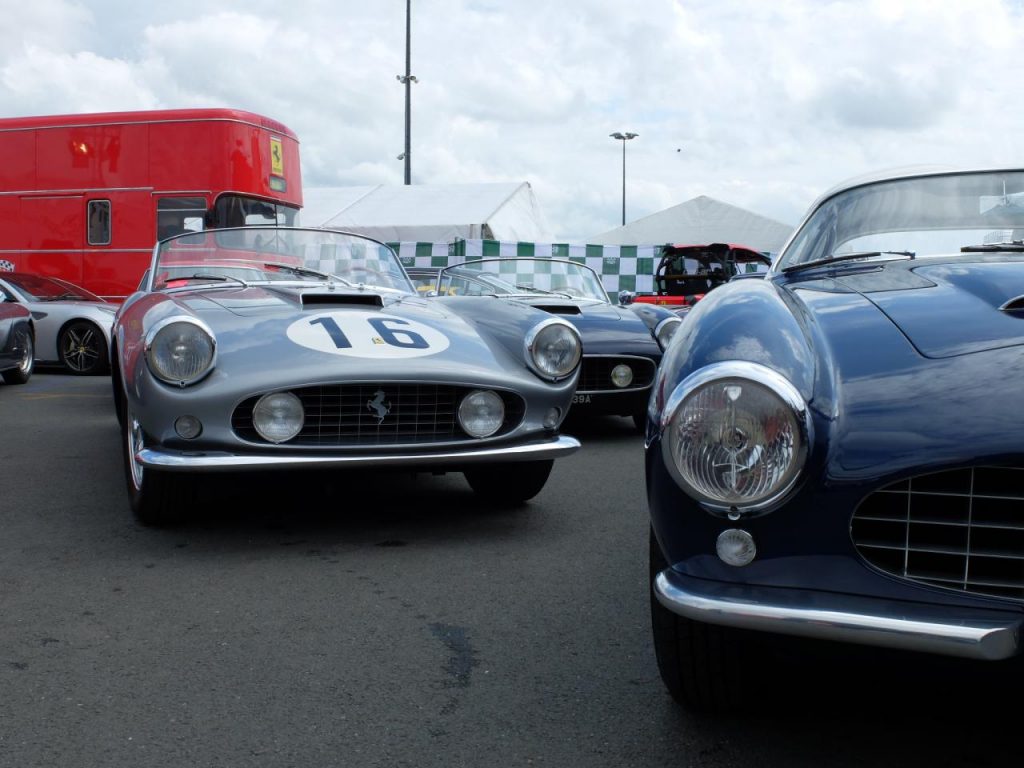 hd-ferrari_au_mans_classic_le_rouge_est_mis_1-40