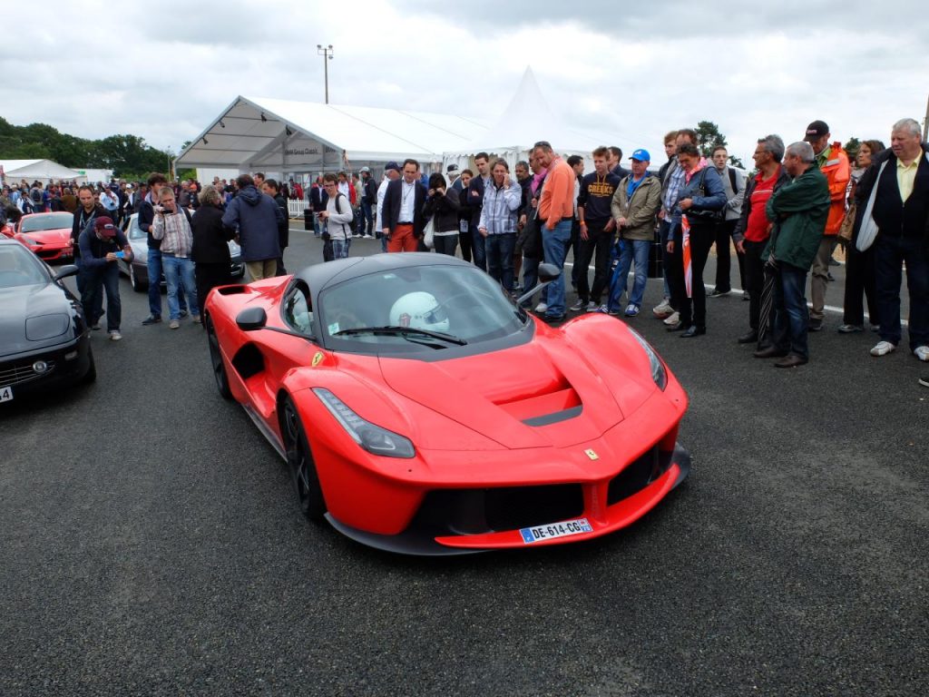 hd-ferrari_au_mans_classic_le_rouge_est_mis_1-42