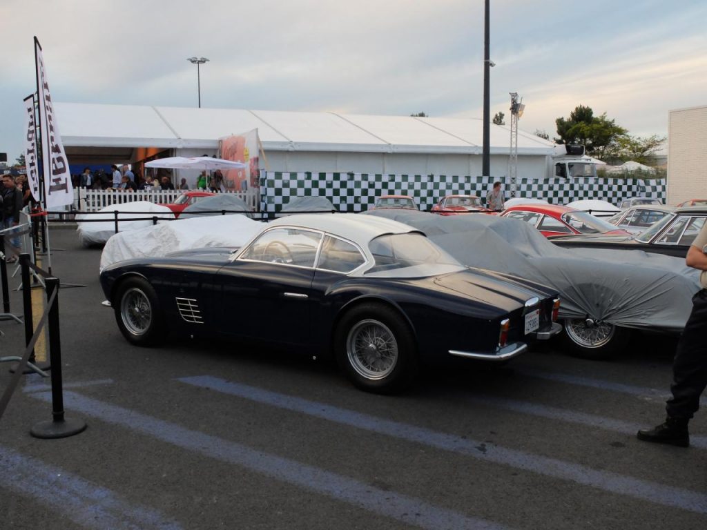 hd-ferrari_au_mans_classic_le_rouge_est_mis_1-7