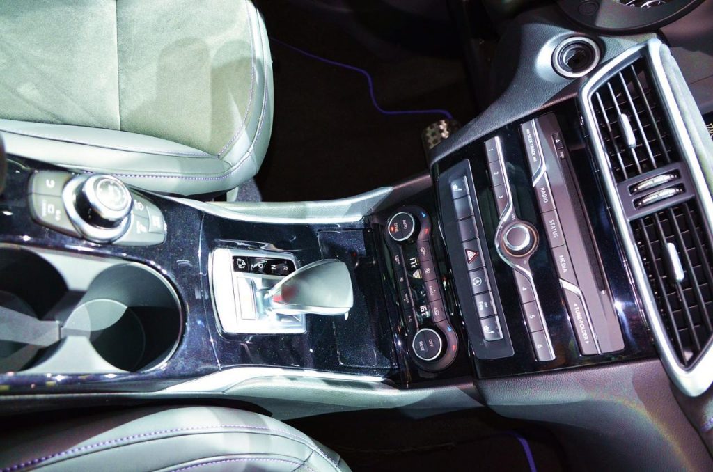 hd-francfort_2015_live_infiniti_q30_1-16