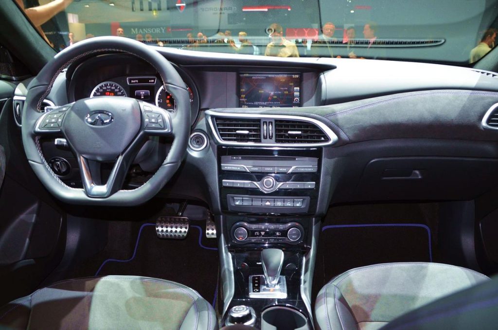 hd-francfort_2015_live_infiniti_q30_1-20