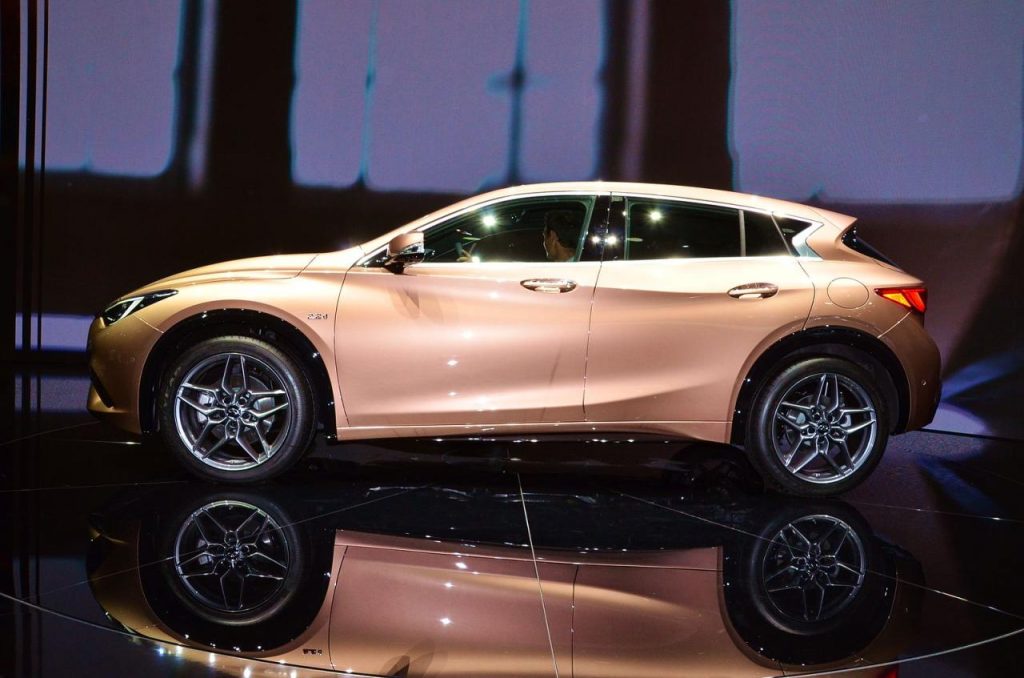 hd-francfort_2015_live_infiniti_q30_1-25
