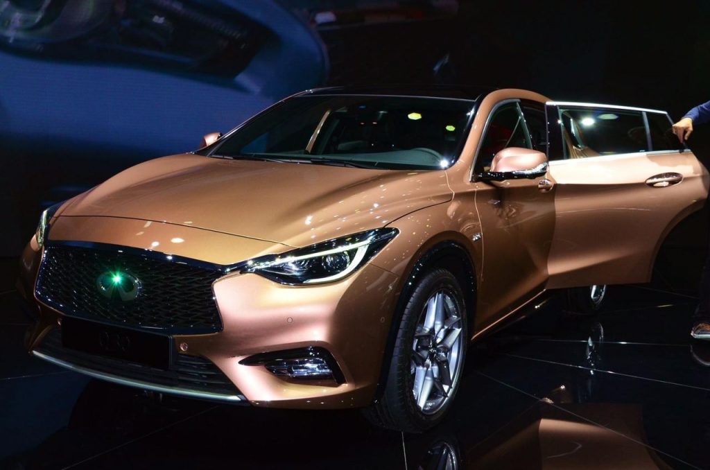 hd-francfort_2015_live_infiniti_q30_1-27