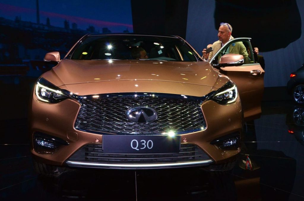 hd-francfort_2015_live_infiniti_q30_1-29
