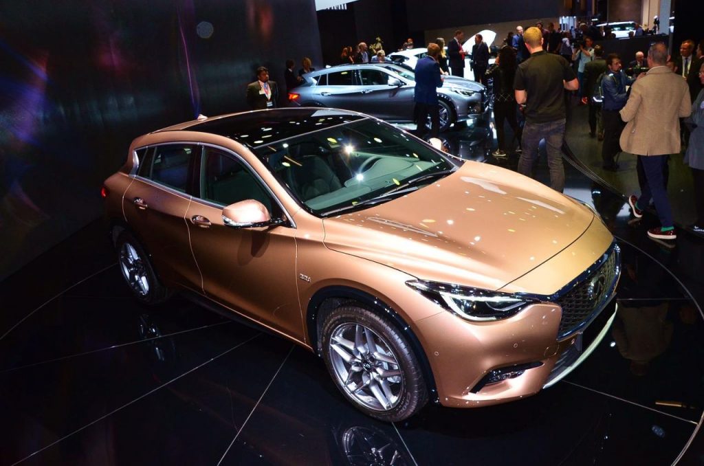 hd-francfort_2015_live_infiniti_q30_1-30