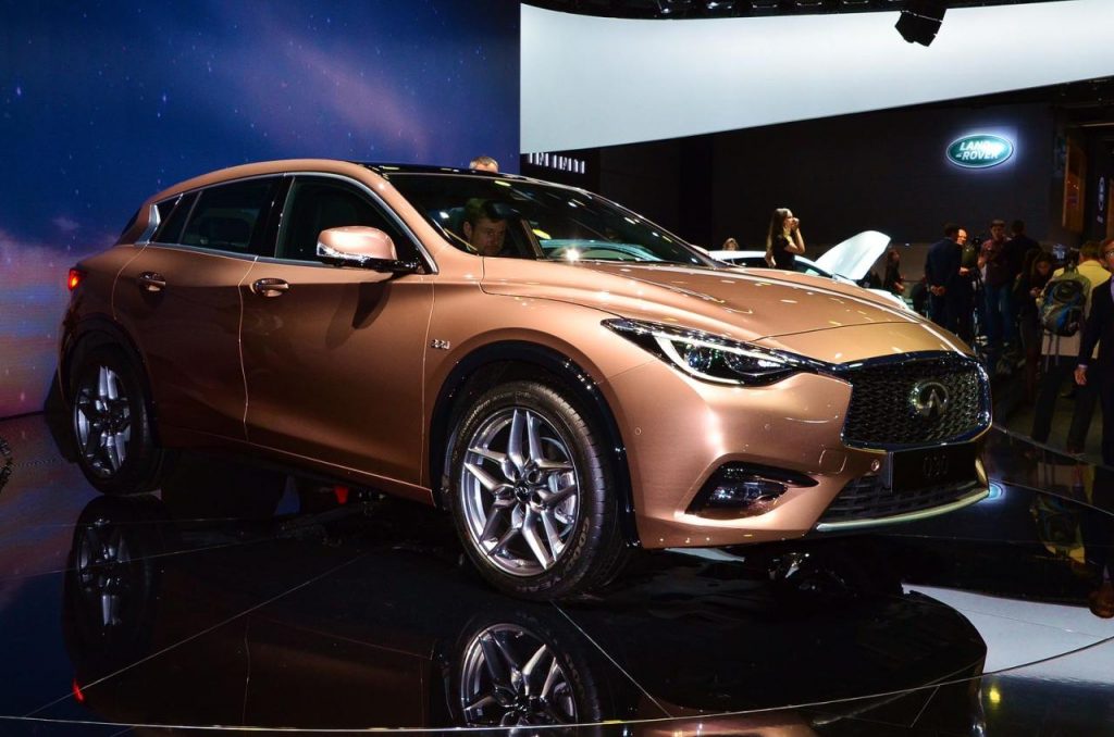 hd-francfort_2015_live_infiniti_q30_1-32