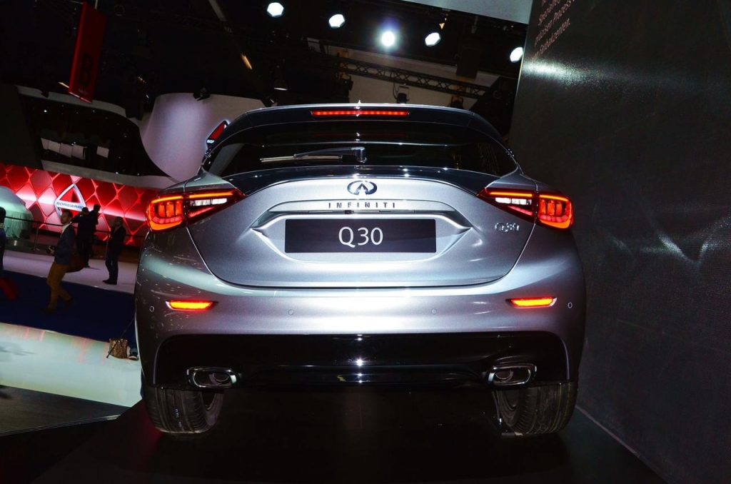 hd-francfort_2015_live_infiniti_q30_1-33
