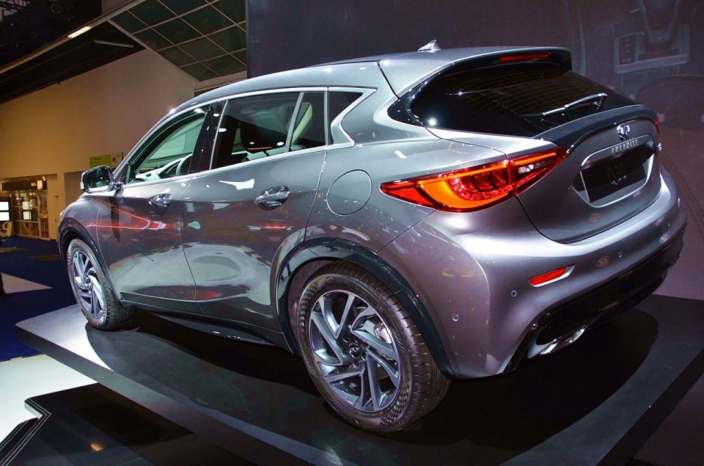 hd-francfort_2015_live_infiniti_q30_1-34