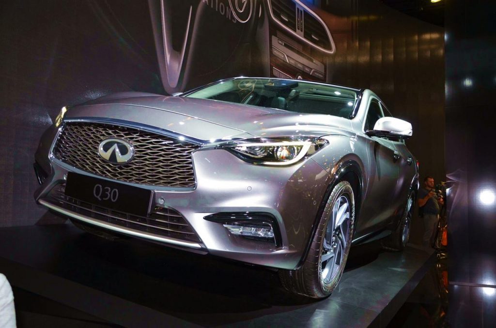 hd-francfort_2015_live_infiniti_q30_1-36