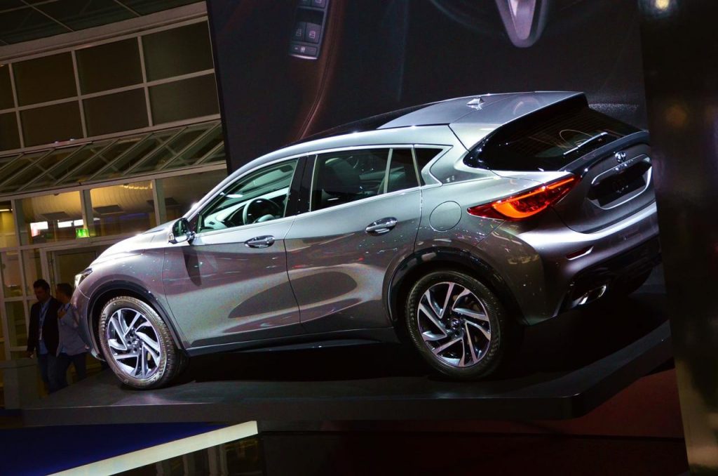 hd-francfort_2015_live_infiniti_q30_1-6