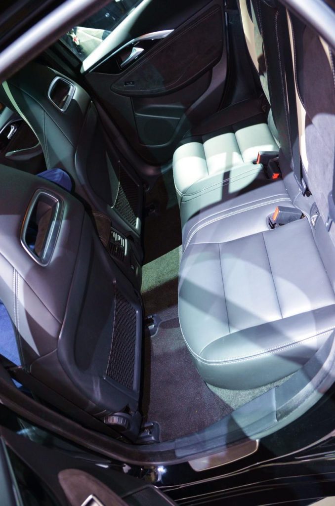 hd-francfort_2015_live_infiniti_q30_1