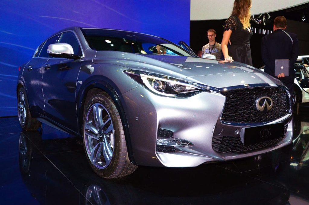 hd-francfort_2015_live_infiniti_q30_1-7