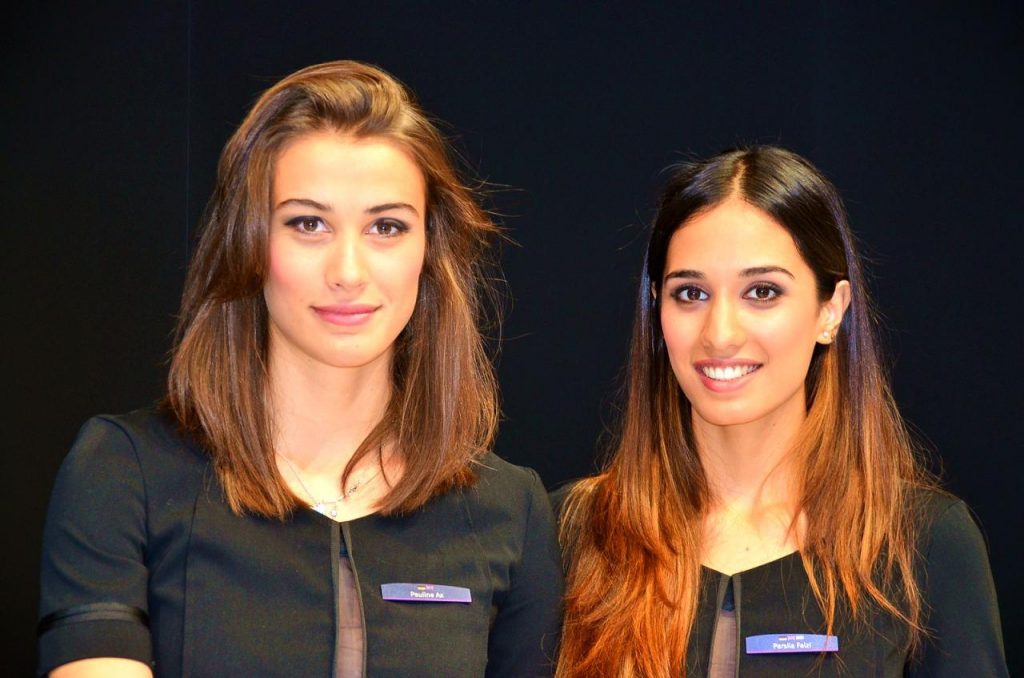 hd-francfort_2015_live_infiniti_q30_1-8